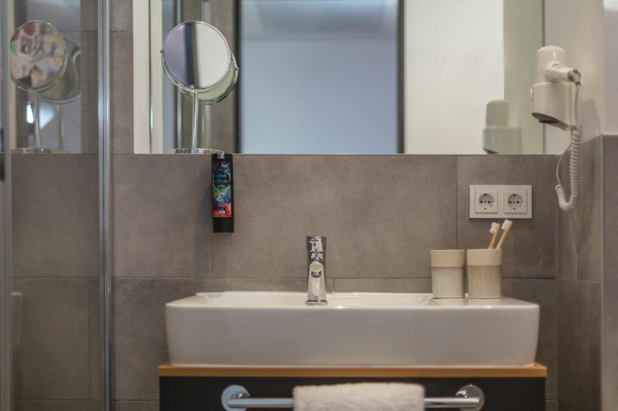 Holiday Inn - The Niu, Sparrow Regensburg By Ihg Bagian luar foto